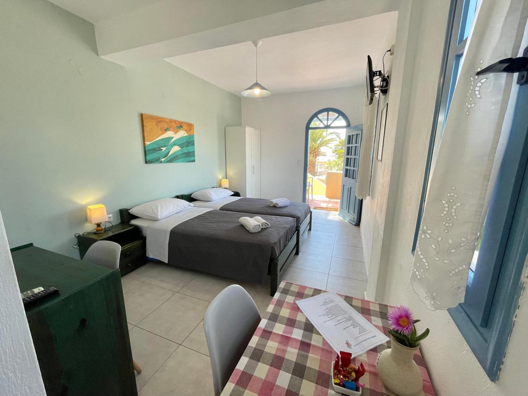 Asterias Mini Coastal Apartments Perivolos  Ngoại thất bức ảnh