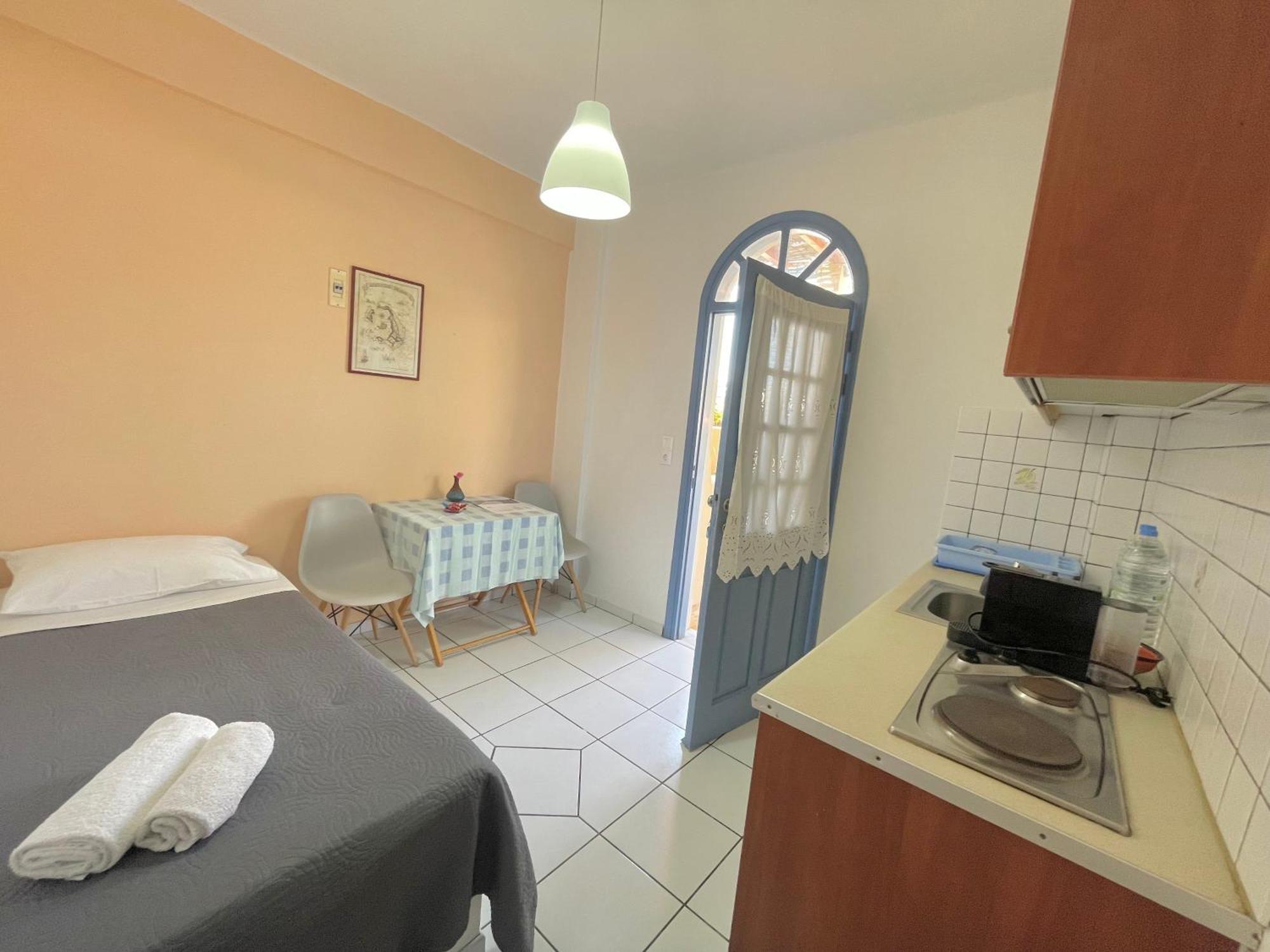 Asterias Mini Coastal Apartments Perivolos  Ngoại thất bức ảnh