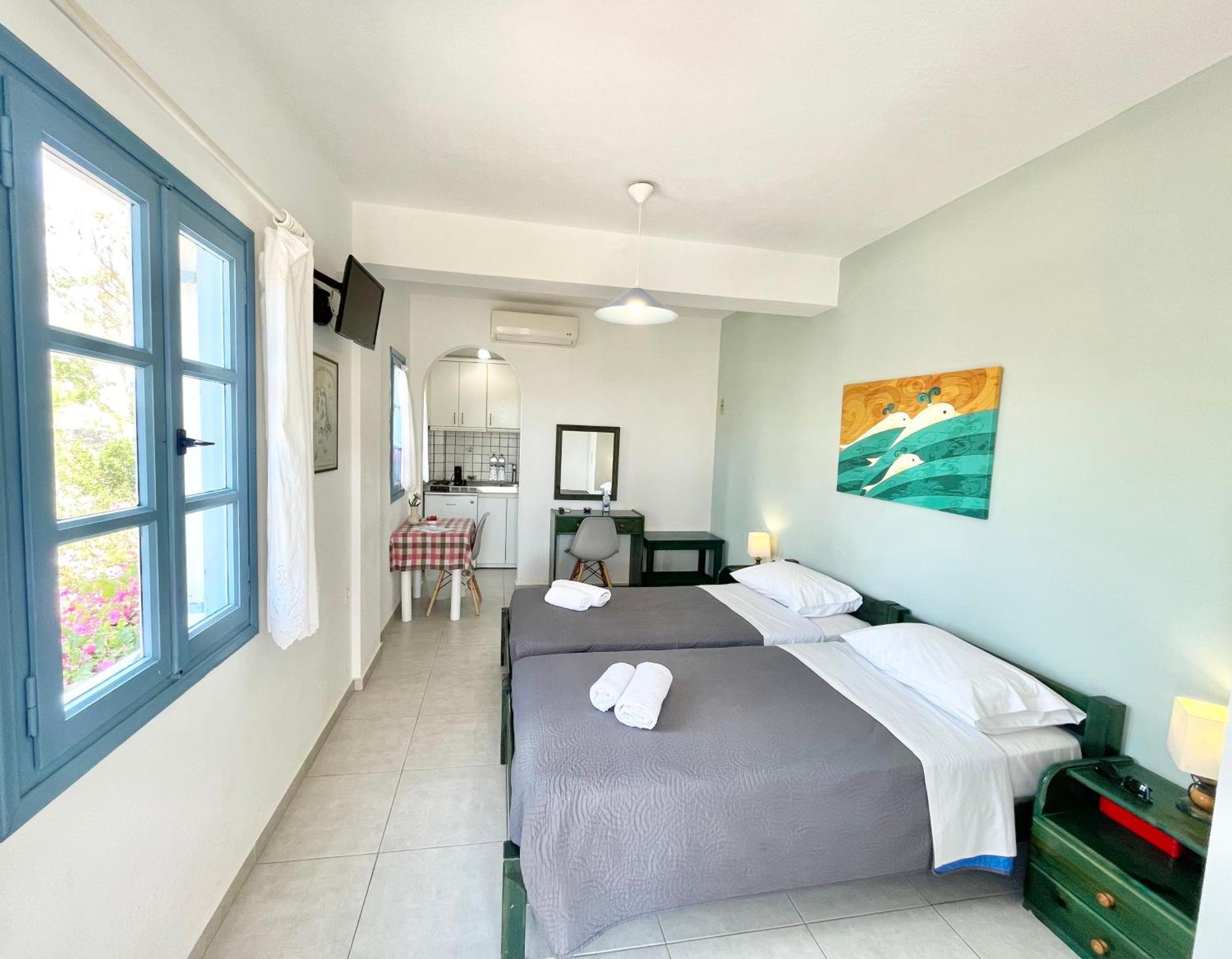 Asterias Mini Coastal Apartments Perivolos  Ngoại thất bức ảnh