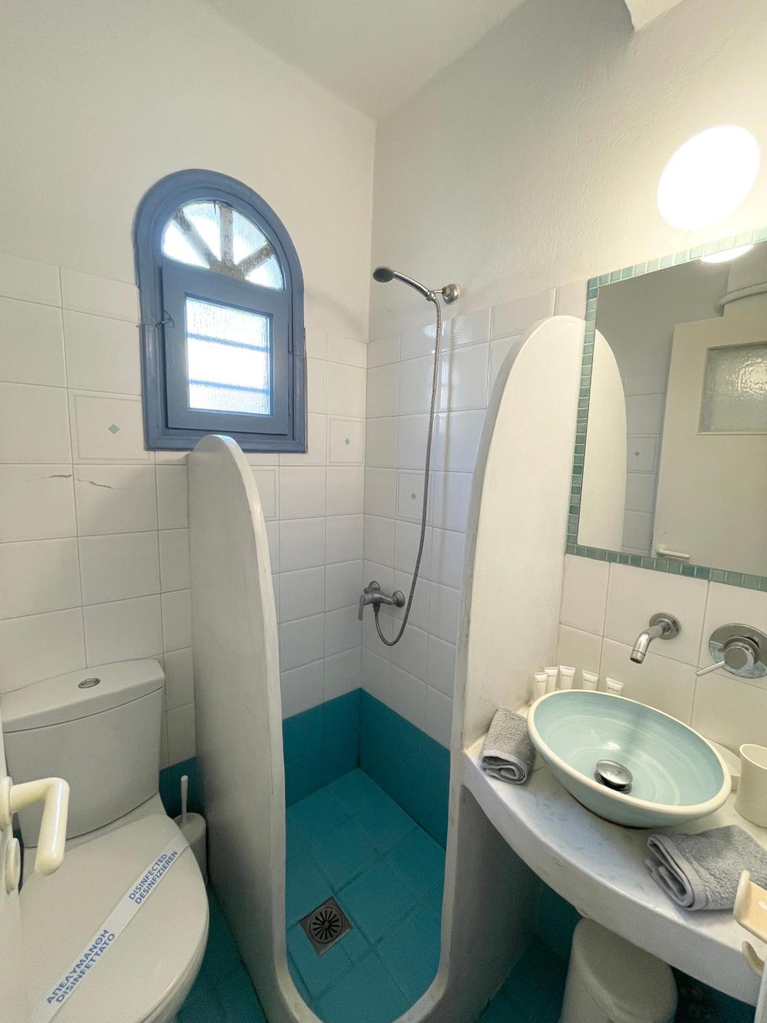 Asterias Mini Coastal Apartments Perivolos  Ngoại thất bức ảnh