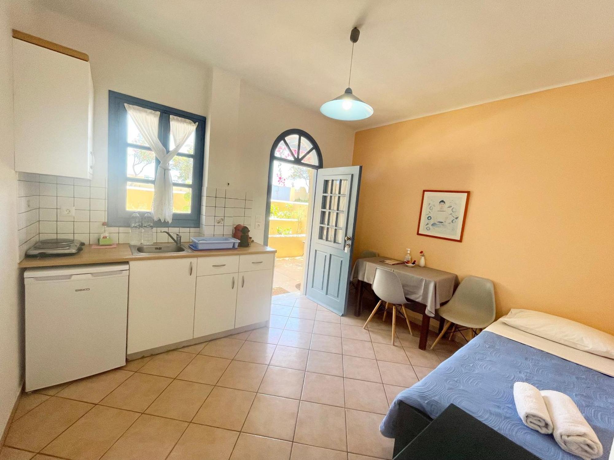 Asterias Mini Coastal Apartments Perivolos  Ngoại thất bức ảnh