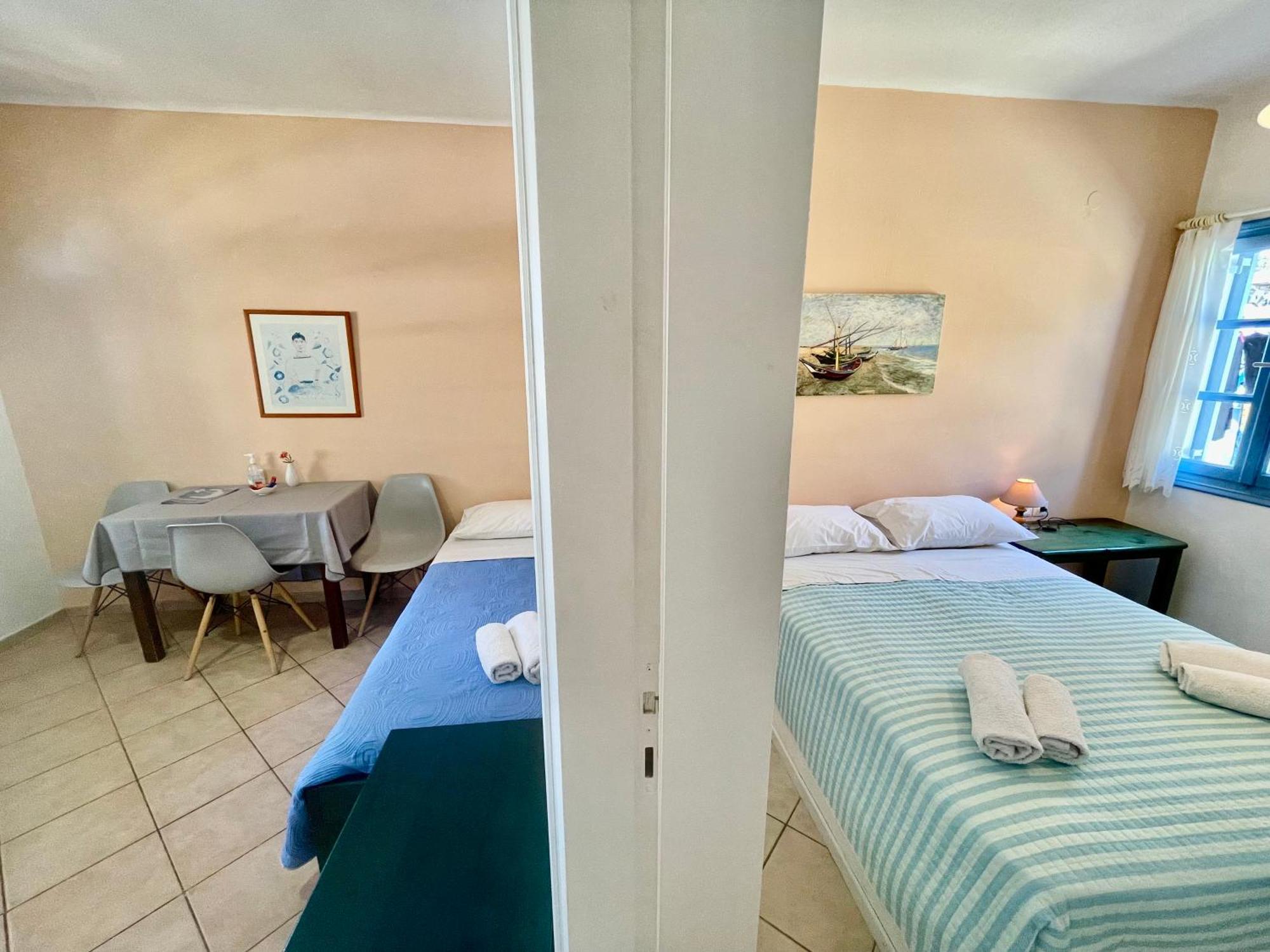 Asterias Mini Coastal Apartments Perivolos  Ngoại thất bức ảnh