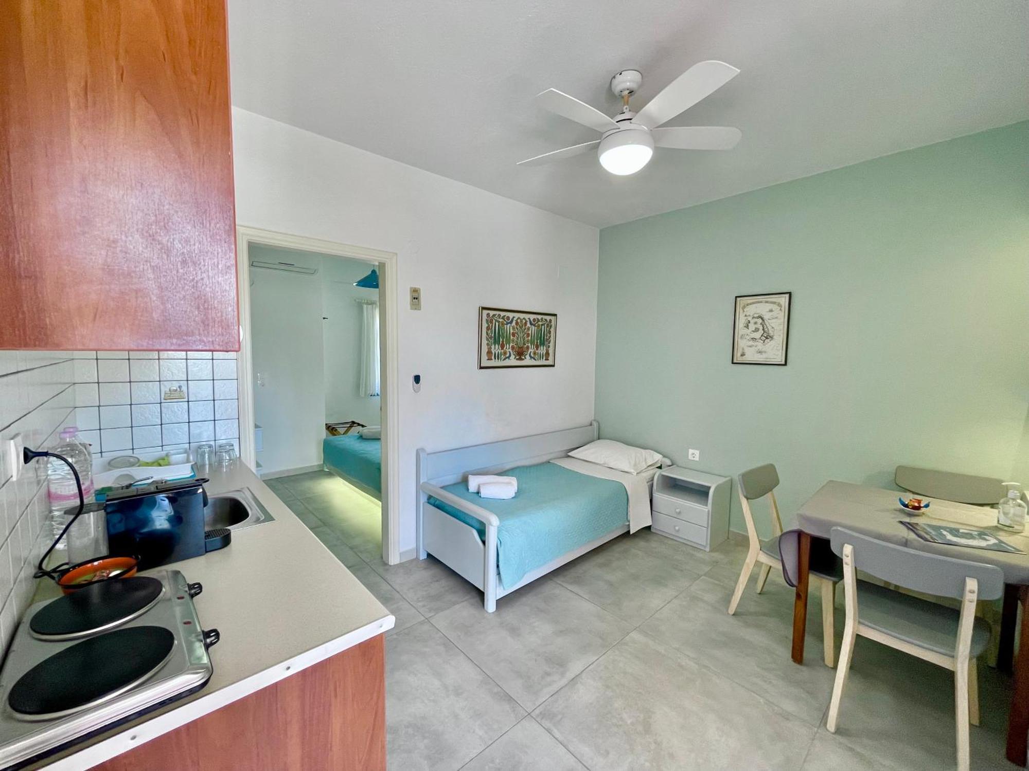 Asterias Mini Coastal Apartments Perivolos  Ngoại thất bức ảnh