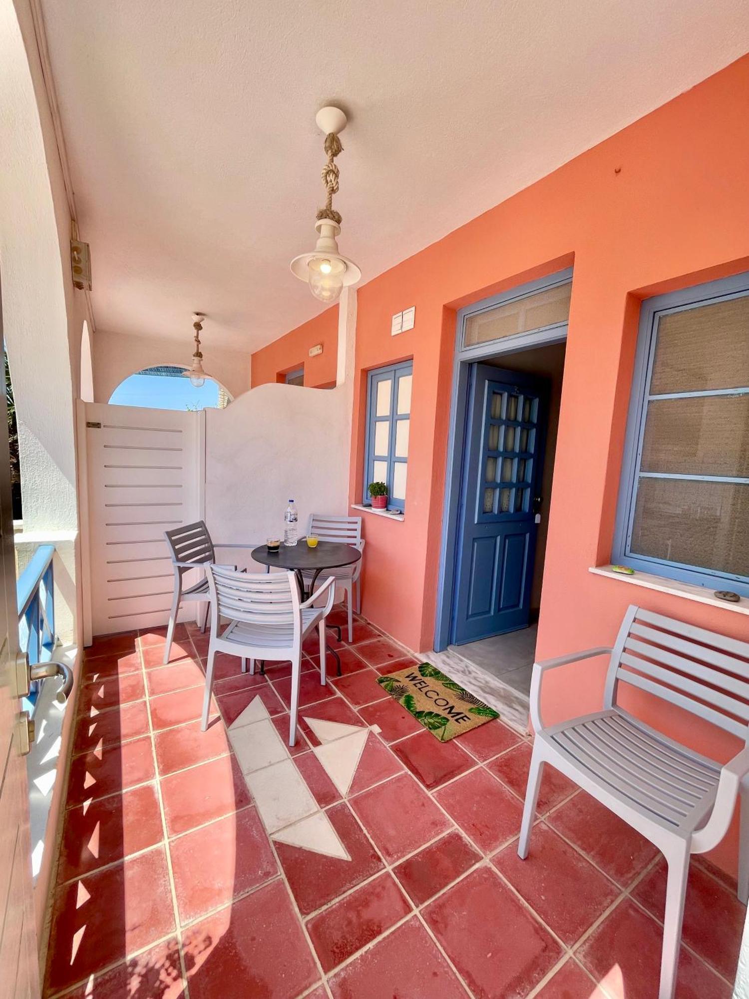Asterias Mini Coastal Apartments Perivolos  Ngoại thất bức ảnh