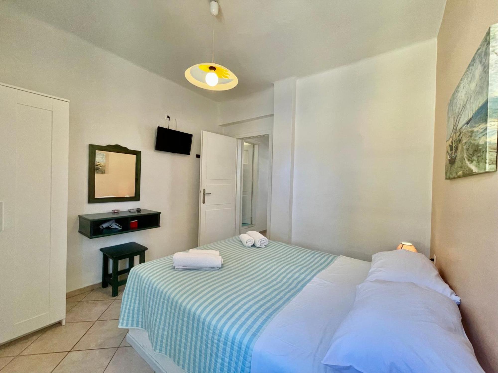 Asterias Mini Coastal Apartments Perivolos  Ngoại thất bức ảnh